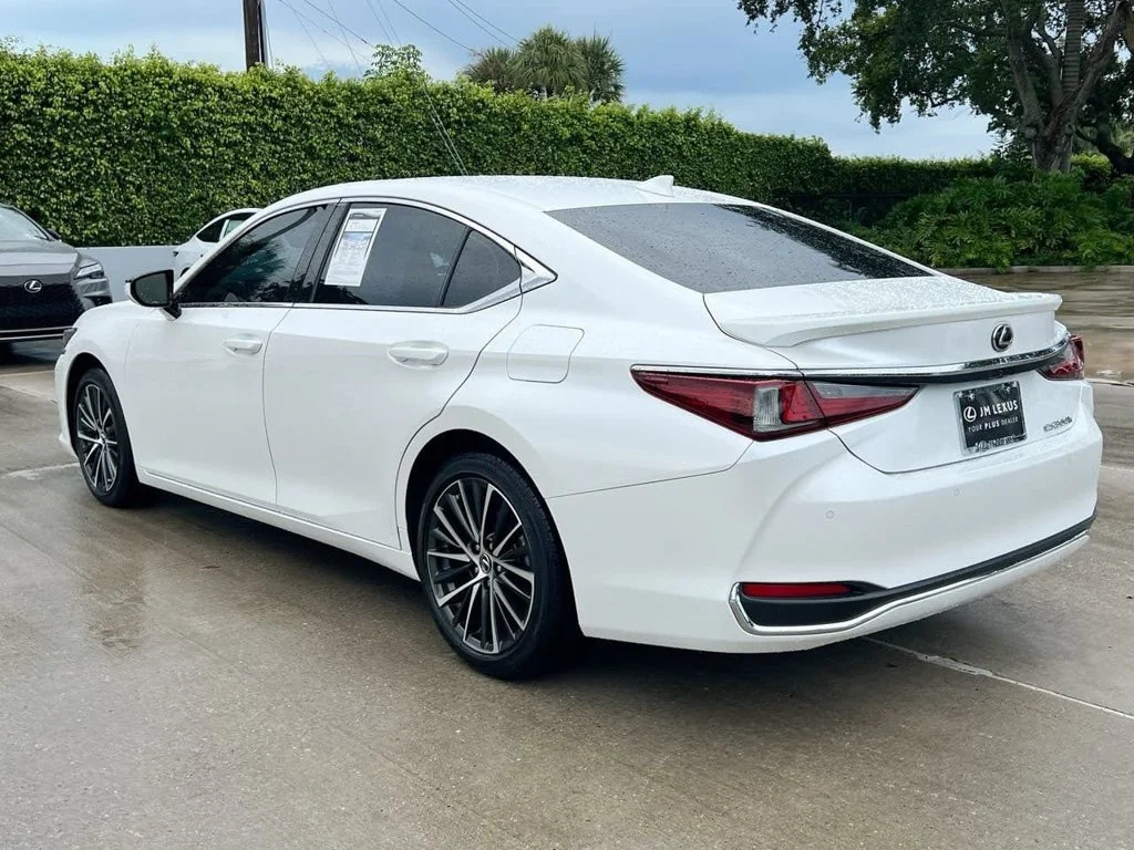 Certified Used 2024 EMINENT WHITE PEARL Lexus 300h image 5