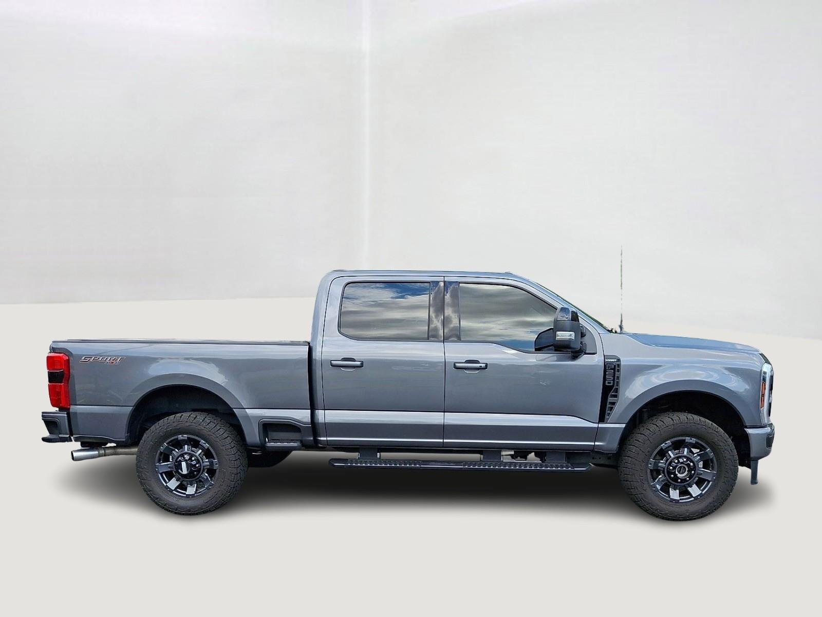 Used 2024 Carbonized Gray Metallic Ford LARIAT image 7