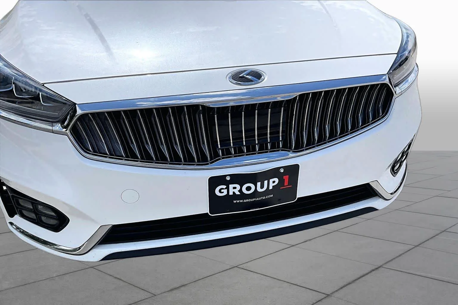 Used 2019 Snow White Pearl Kia Technology image 47