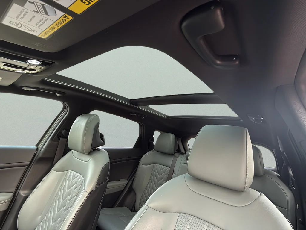 Used 2024 Jungle Green/Ebony Black Roof Kia X-Pro Prestige image 27