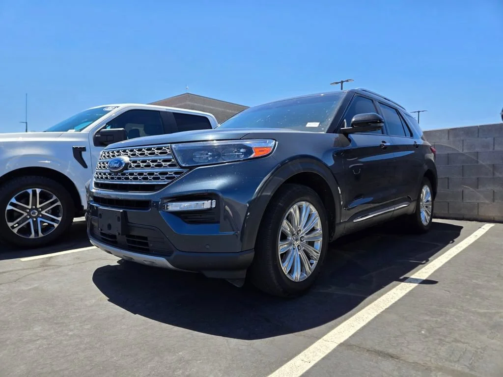 Used 2022 Stone Blue Metall Ford Limited image 2