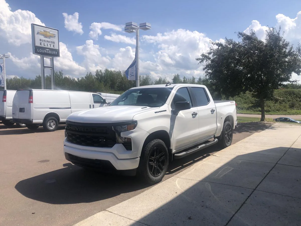New 2026 White Chevrolet 4wd Crew Cab 147 image 5