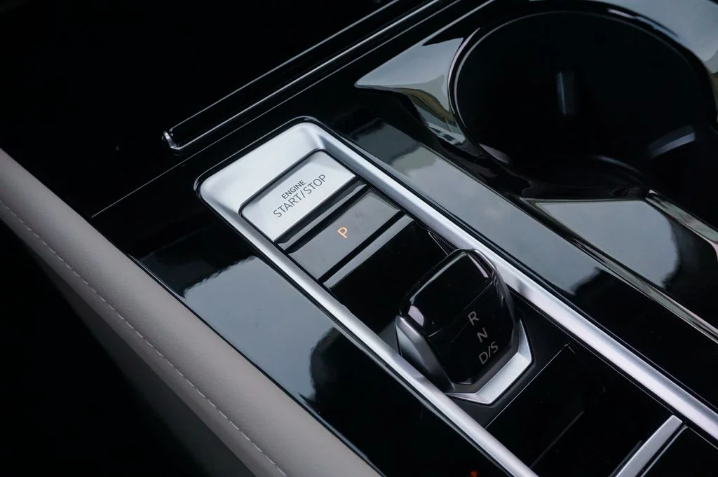 New 2026 Silver Volkswagen SE w/Technology image 21