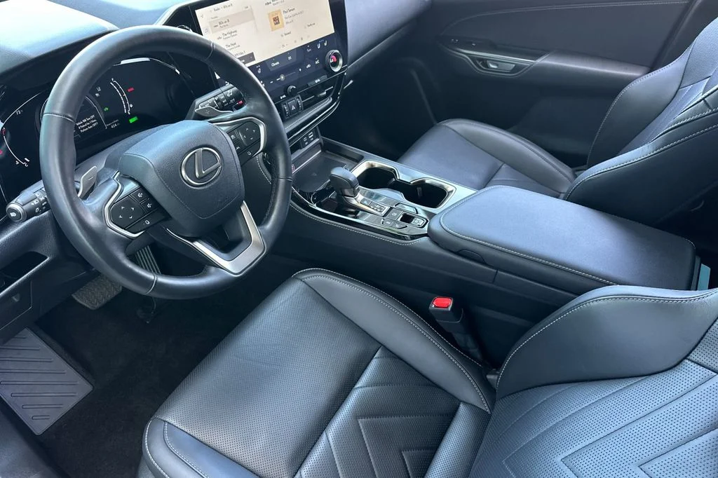 2025 Lexus NX Hybrid 350h - Photo 10