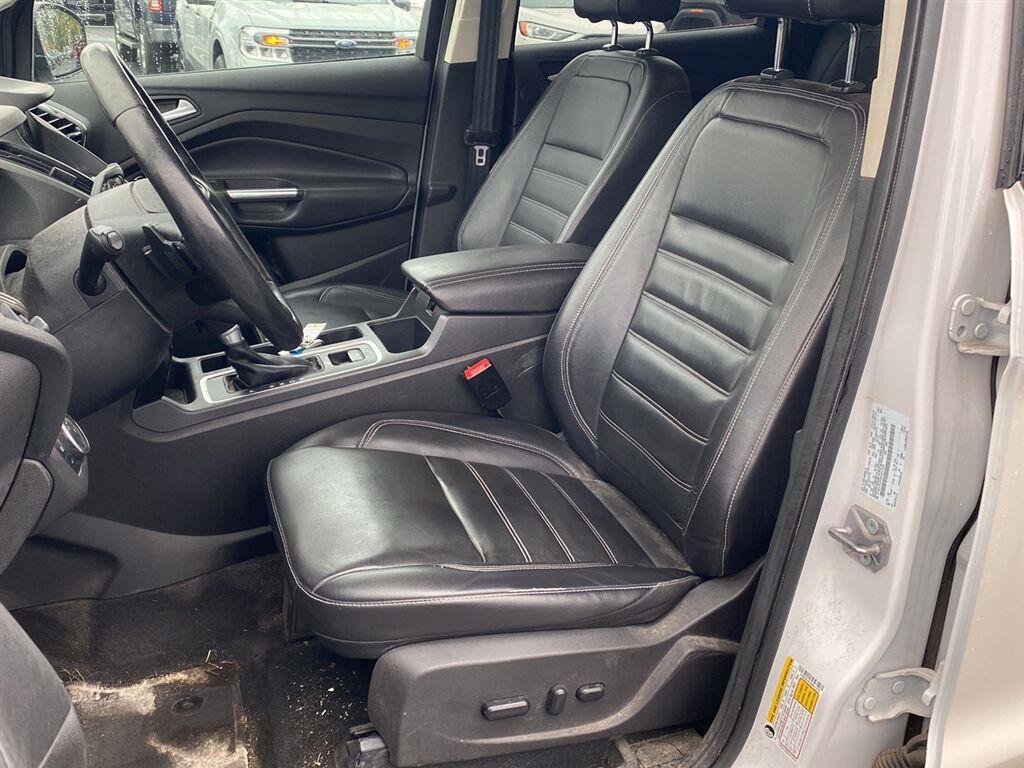 Used 2017 White Platinum Metallic Tri-Coat Ford Titanium image 2