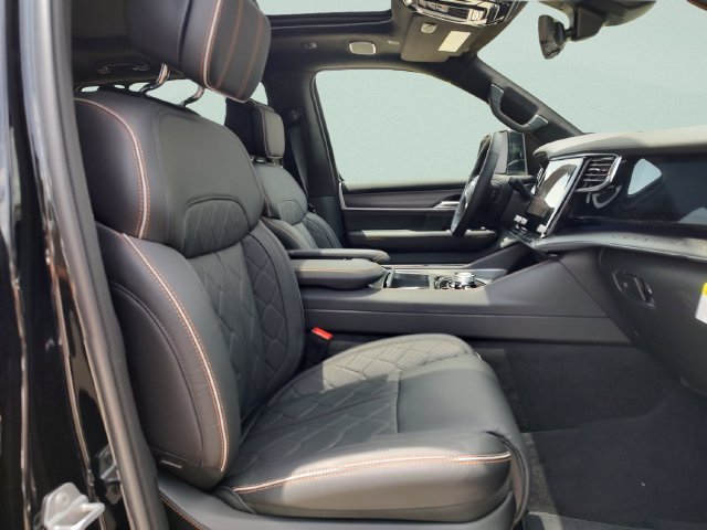 New 2026 High Gloss Black Exterior Paint Jeep Summit Reserve image 28