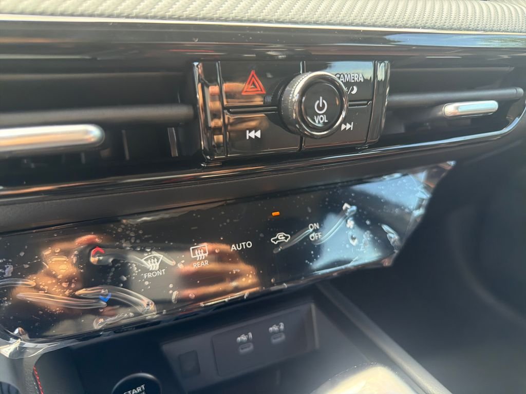 New 2026 Nissan Kicks SR 4D Sport Utility