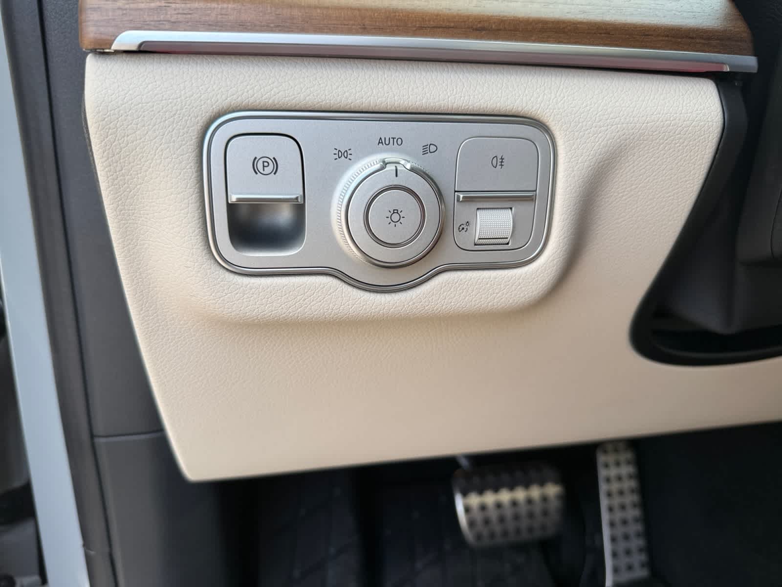 Certified Used 2024 MANUFAKTUR Alpine Grey Mercedes-Benz GLS 450 image 25