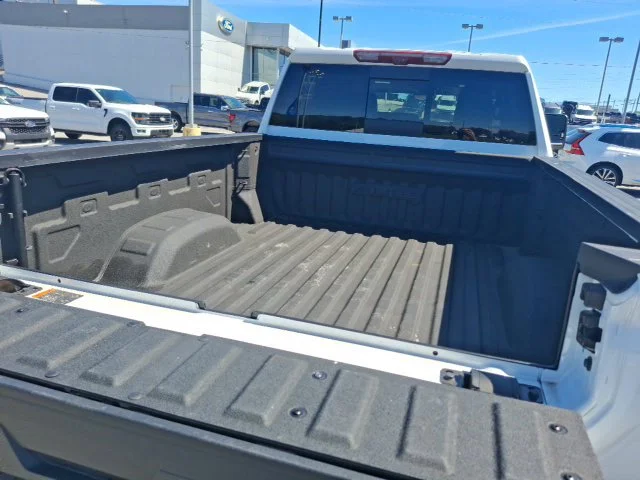 Used 2024 White GMC AT4 image 10