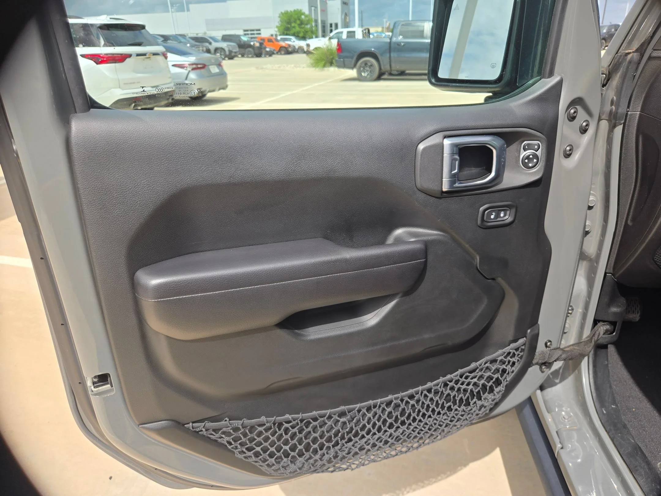 Used 2018 Gray Jeep Unlimited Rubicon image 12