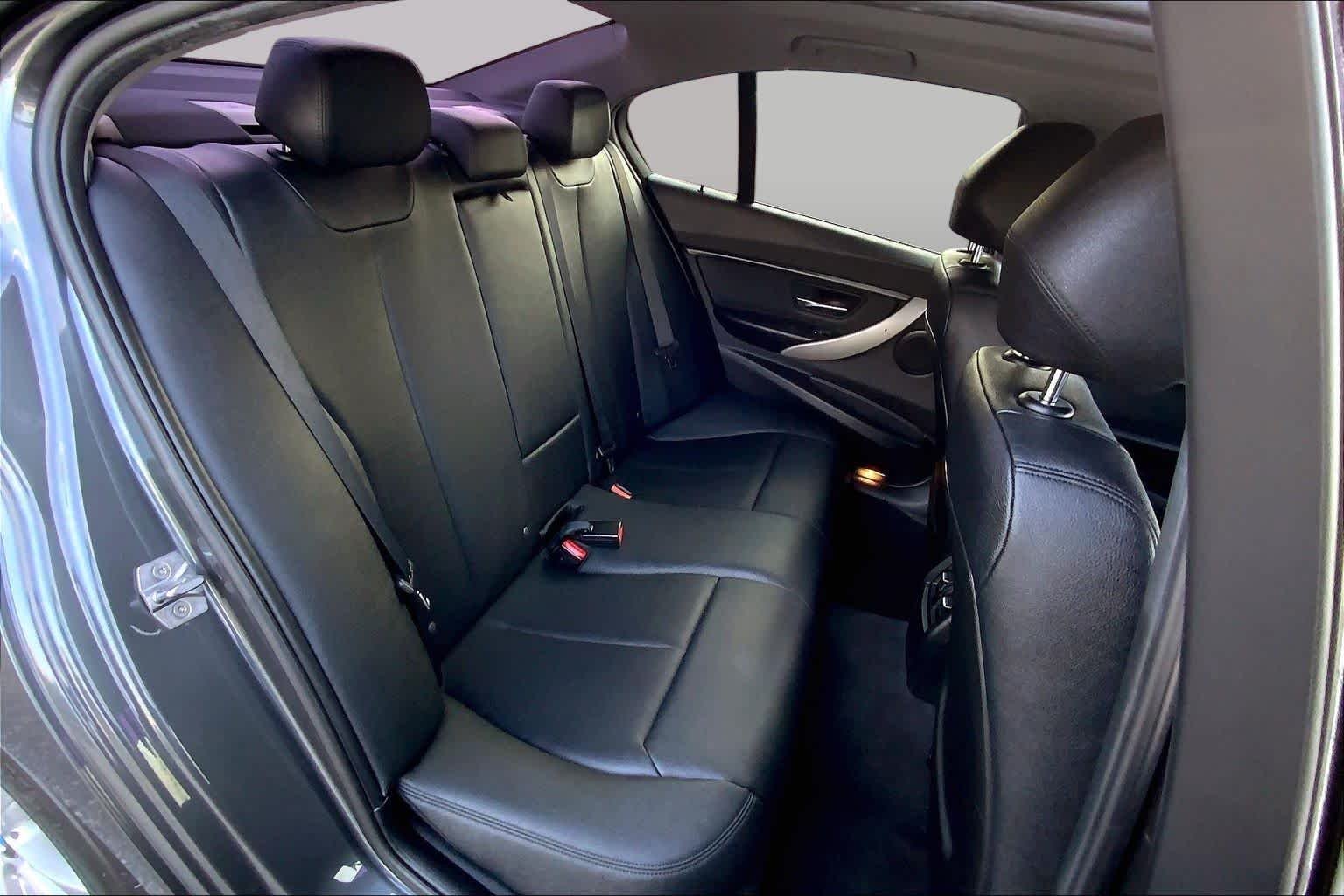 Used 2016 GREY BMW 320i image 19