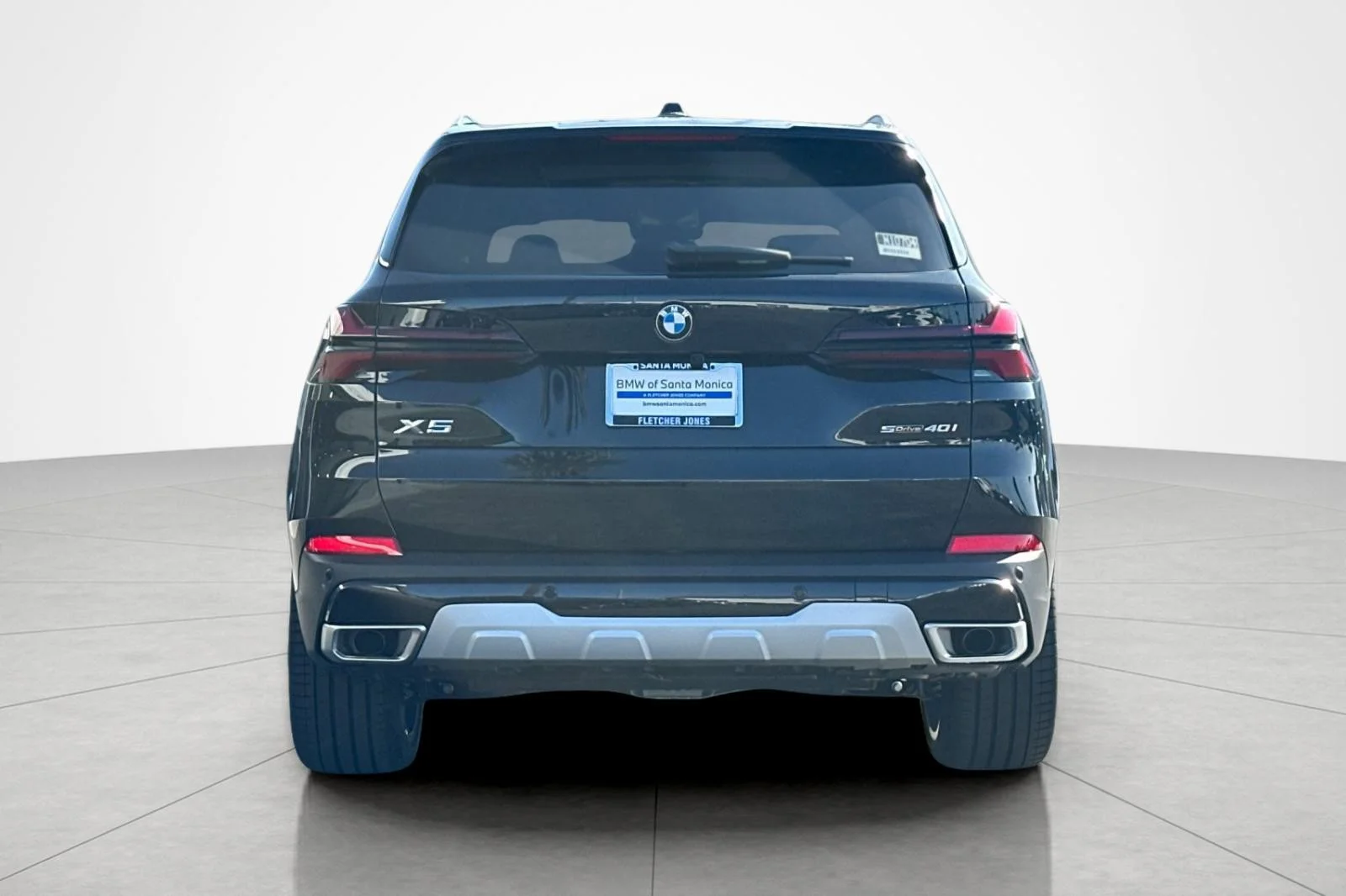 New 2026 Black Sapphire Metallic BMW sDrive40i image 4