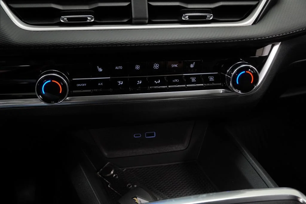 2027 Chevrolet Equinox LT - Photo 20
