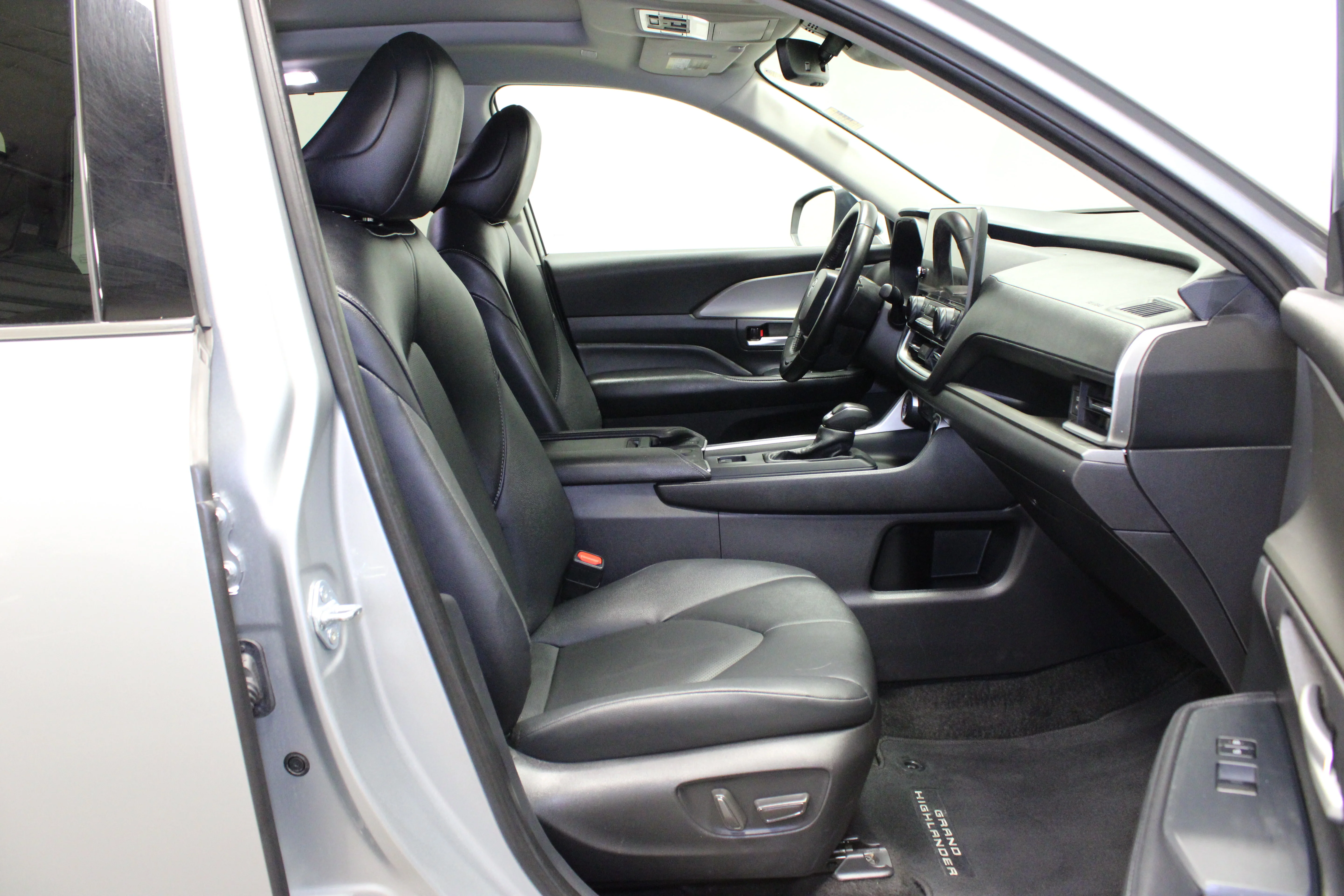 Used 2025 Celestial Silver Metallic Toyota XLE image 15