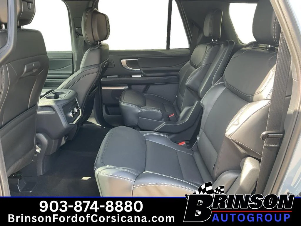 New 2027 Gray Ford Platinum image 8