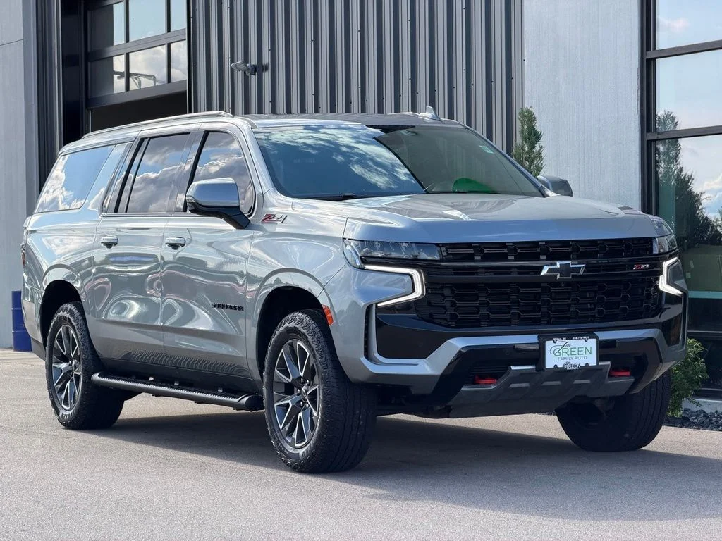 Used 2024 Gray Chevrolet Z71 image 4