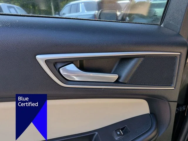 Used 2022 Black Ford SEL image 25