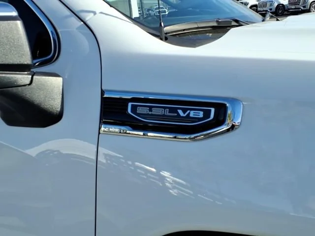 Used 2025 Summit White GMC SLT image 4