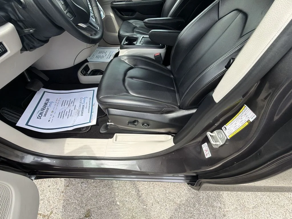 Used 2023 Gray Chrysler Touring L image 12