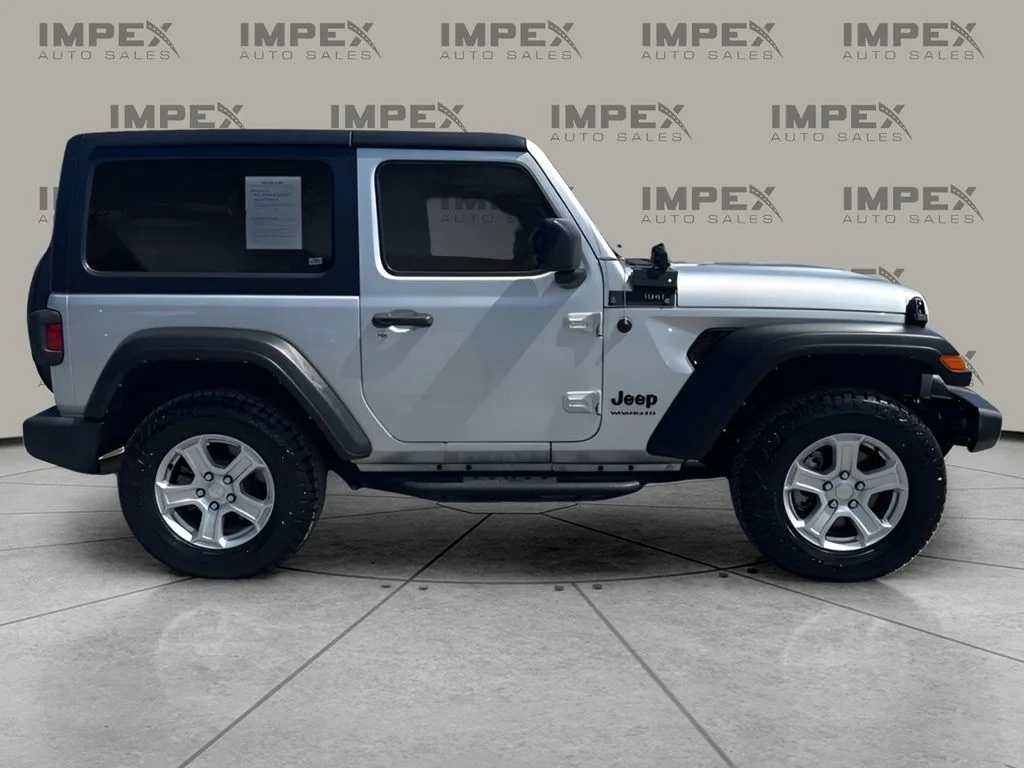 Used 2022 Silver Jeep Sport S image 6