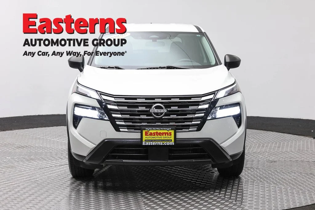 Used 2024 White Nissan S image 2
