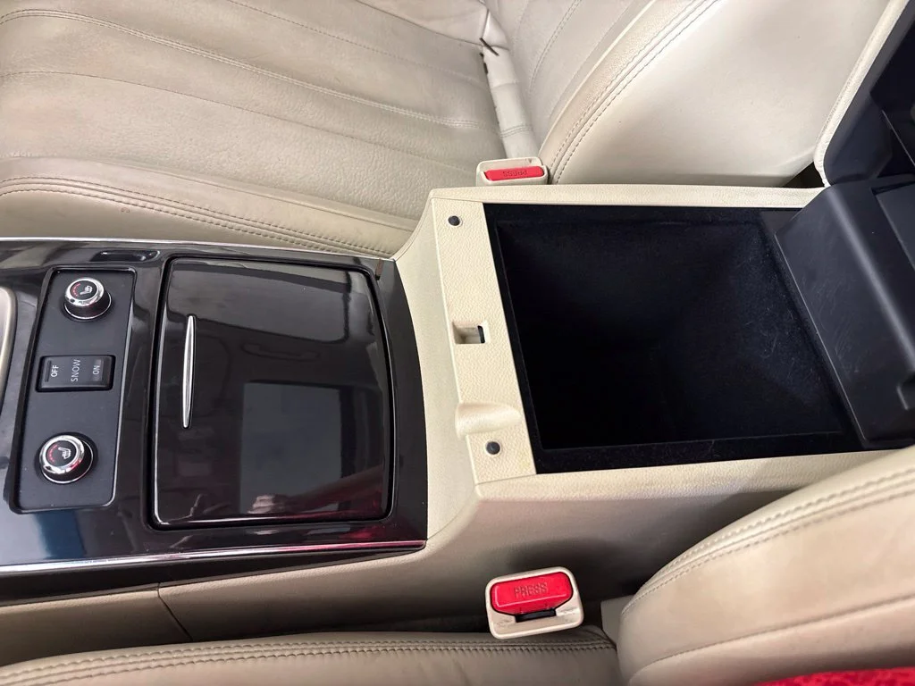 Used 2014 White INFINITI Base image 42