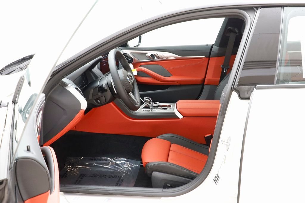 2025 BMW 8 Series 840i - Photo 6