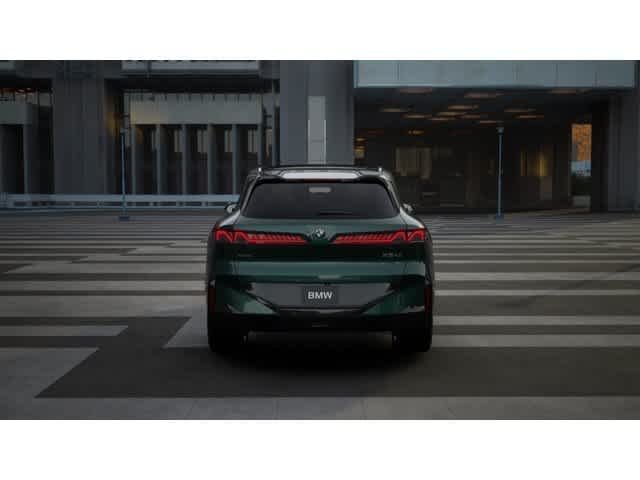 New 2027 Vancouver Green Metallic BMW 40 xDrive image 5