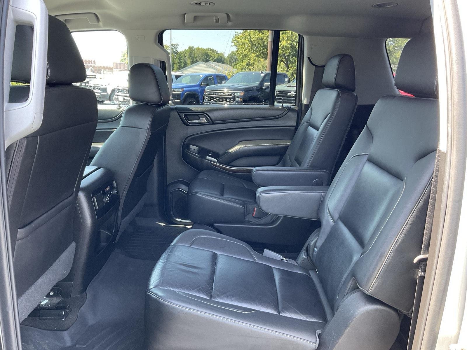 Used 2018  CHEVROLET SUV image 10