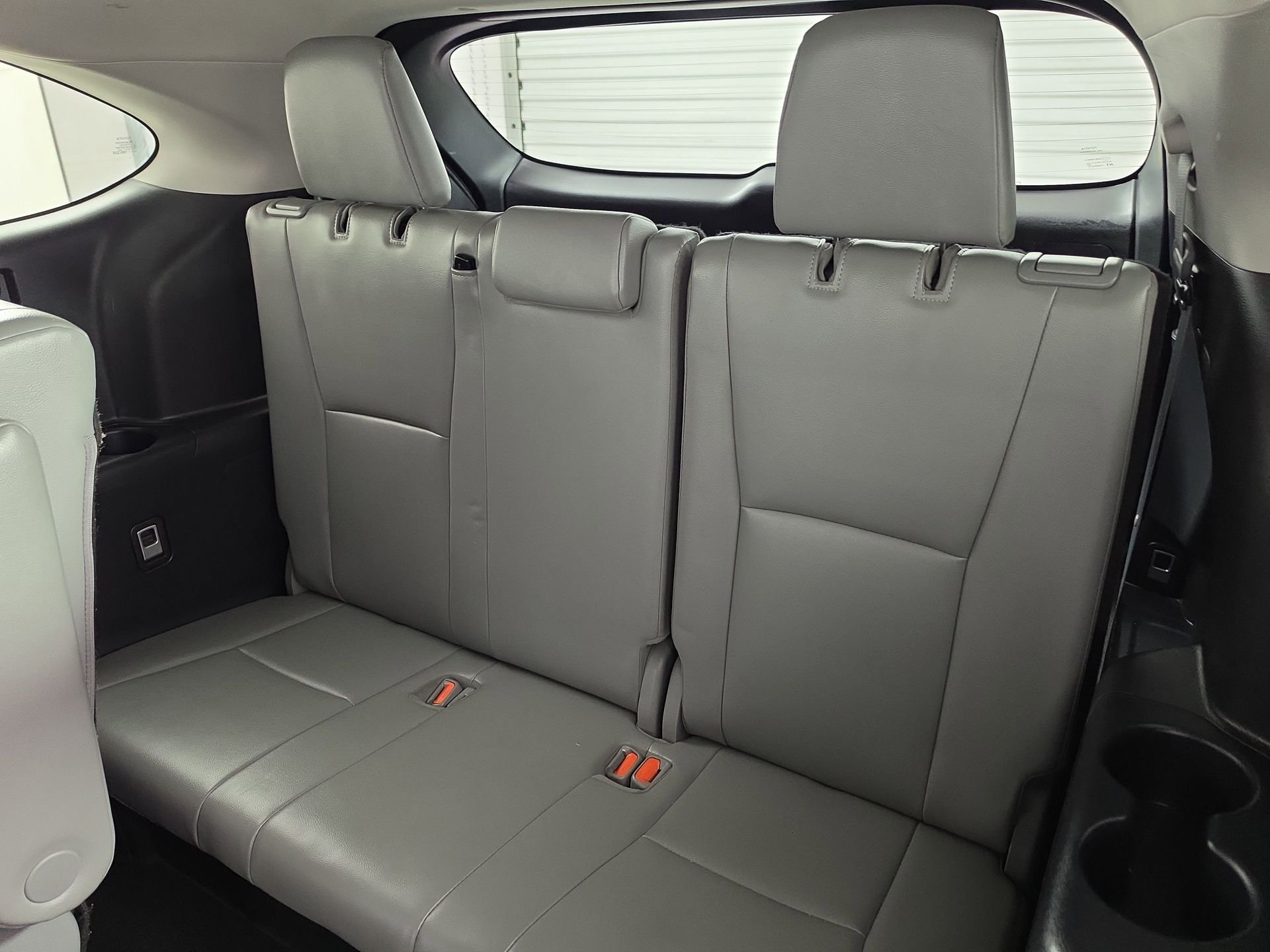 Used 2022 Silver Toyota XLE image 39