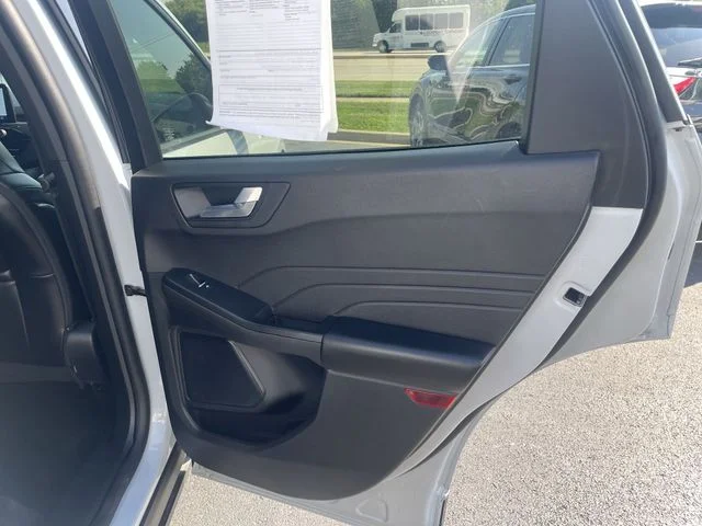 2025 Ford Escape ST-Line Select - Photo 36