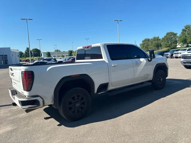Used 2024 White GMC AT4 image 9