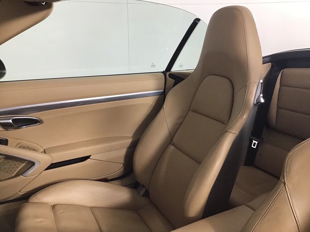 Certified Used 2015  Porsche Carrera 4S image 24