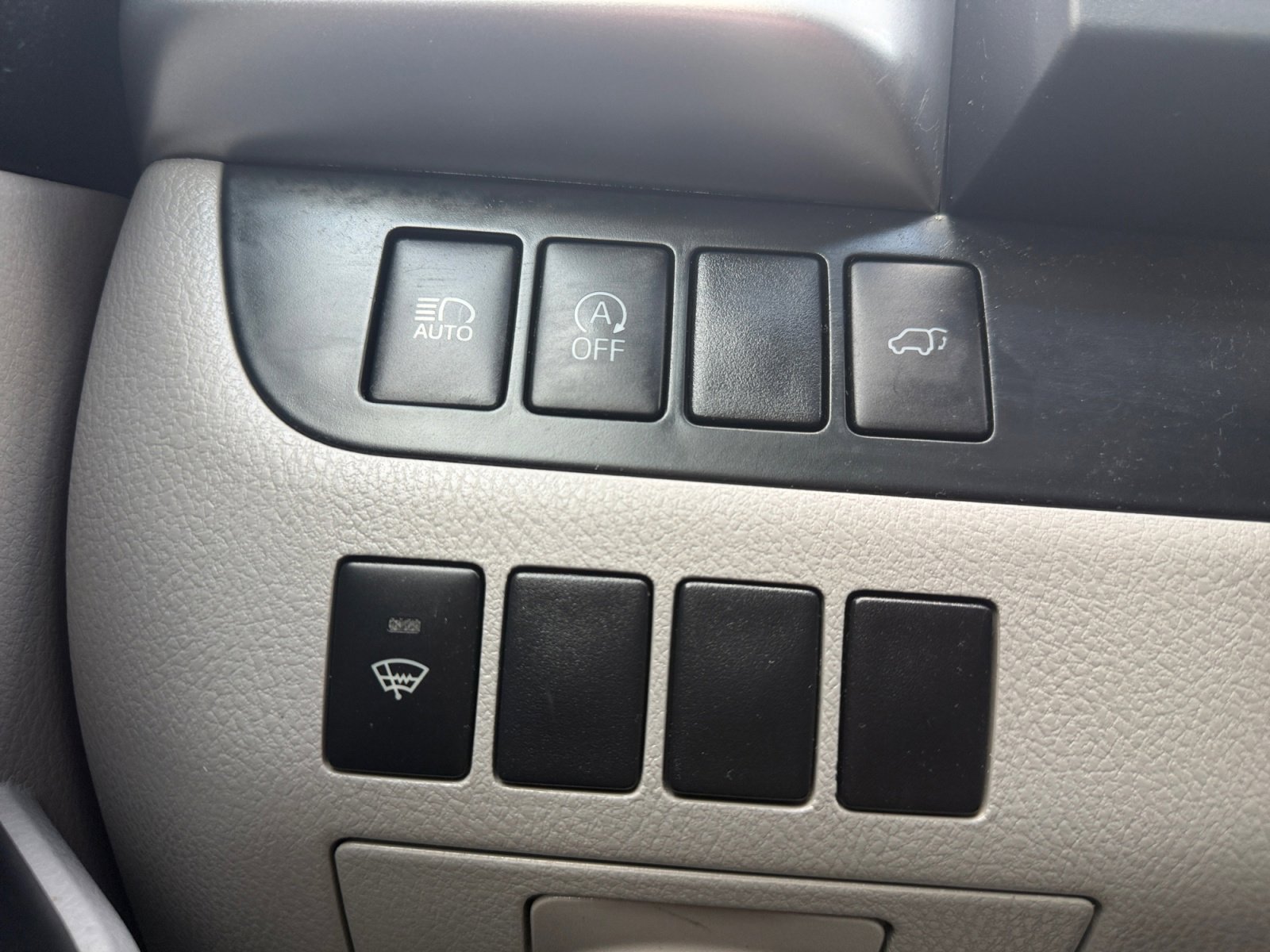 Used 2017 Blizzard Pearl Toyota XLE image 17