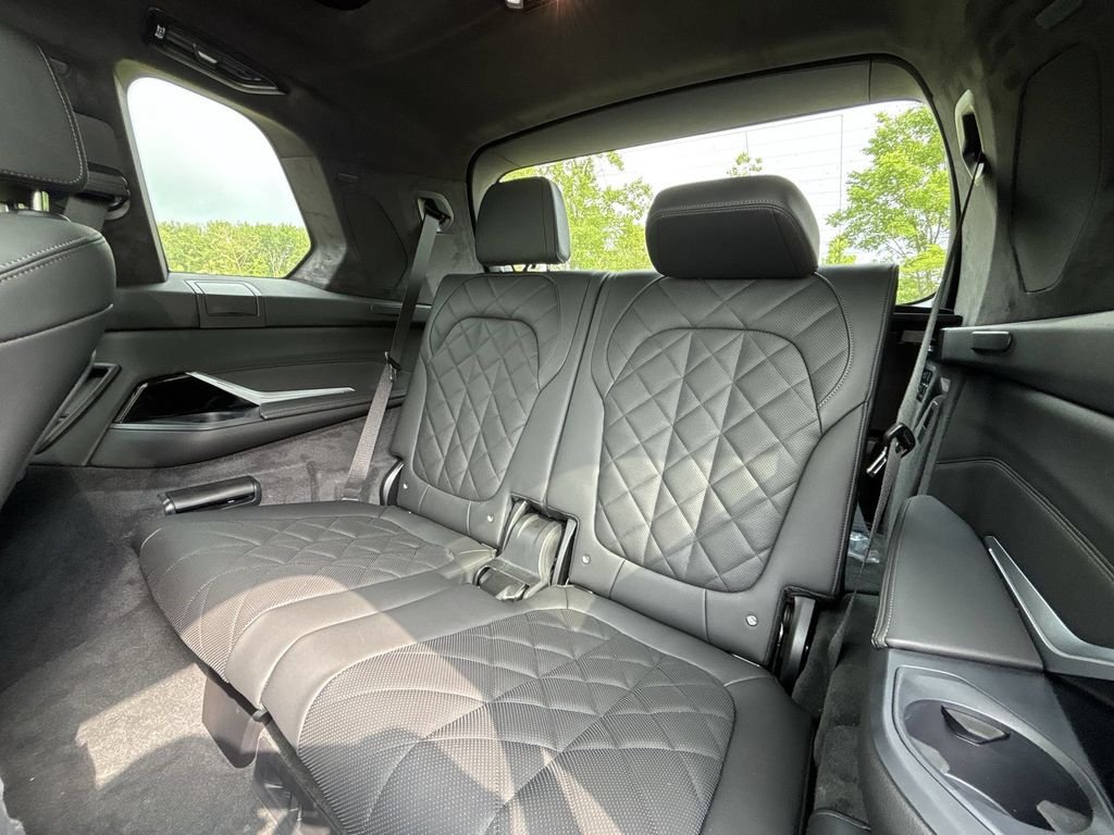 New 2027 Dravit Grey Metallic BMW xDrive40i image 26