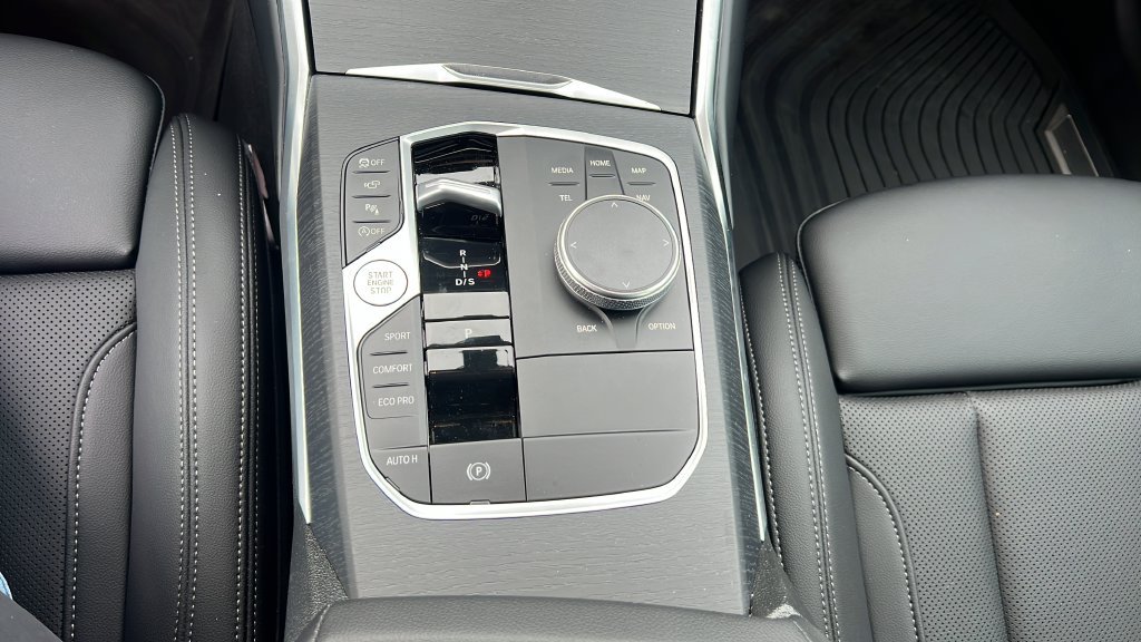 2026 BMW 3 Series 330i - Photo 10