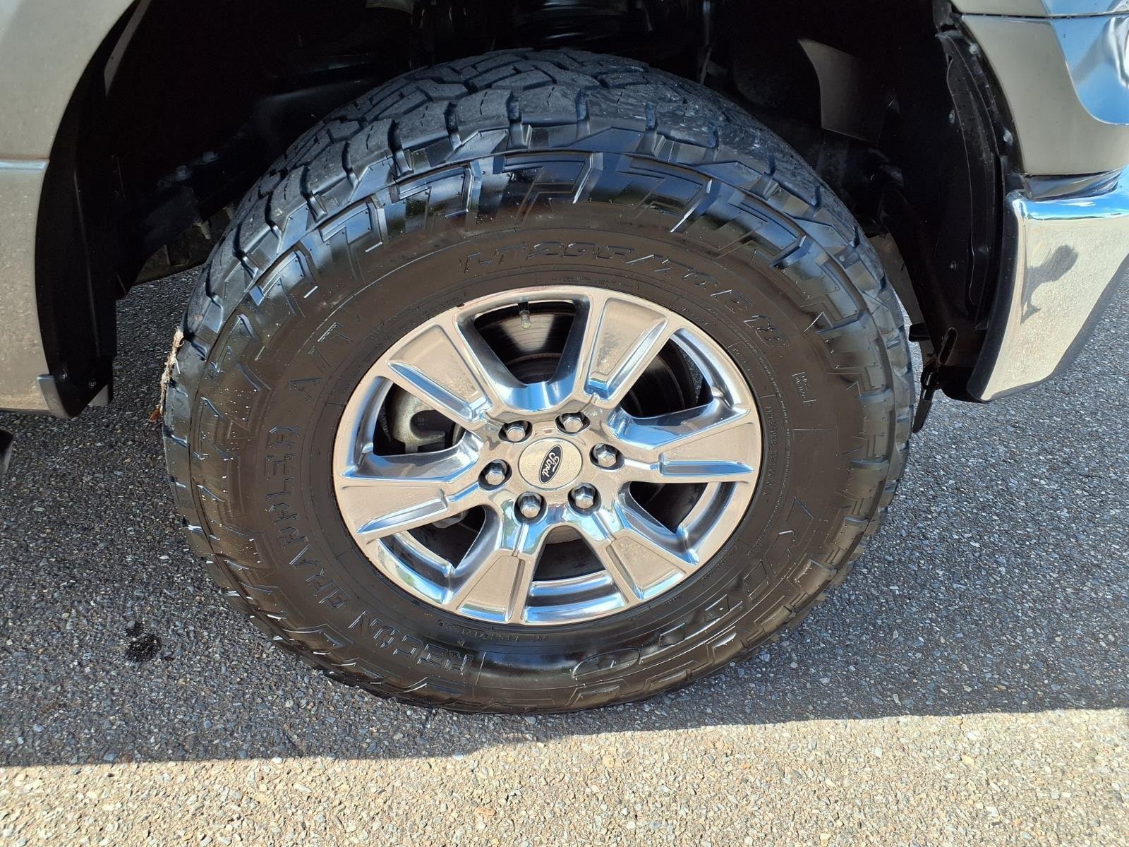 Used 2016 Lithium Gray Ford XLT image 12