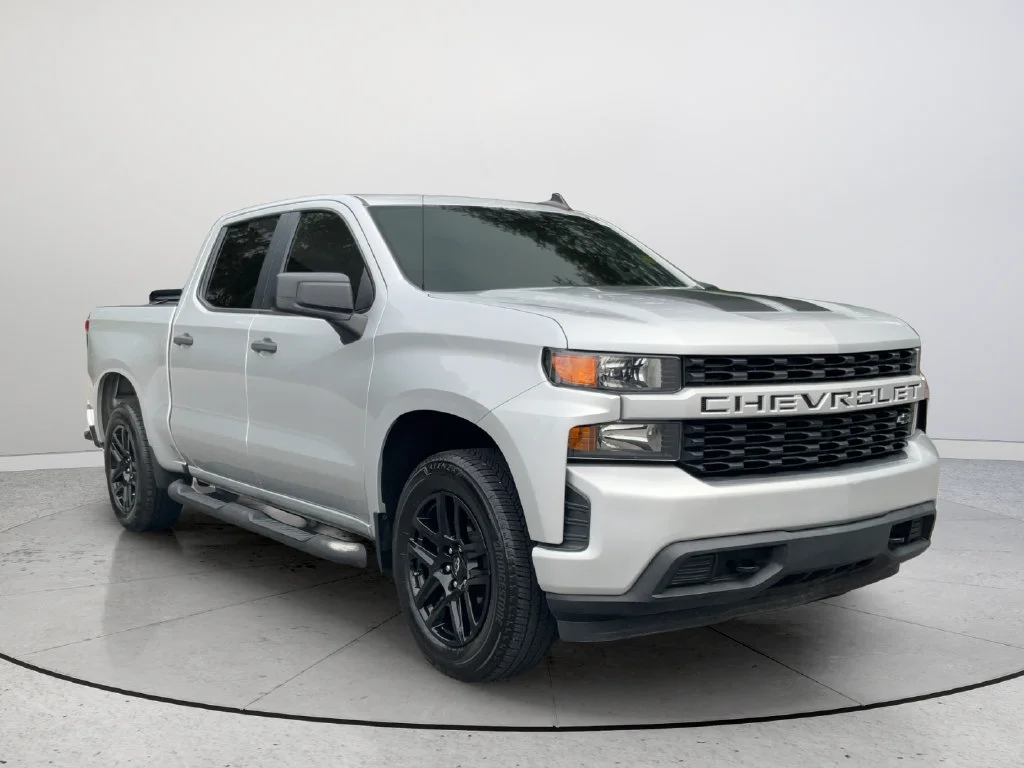 Used 2022 SILVER ICE METALLIC Chevrolet Custom image 1