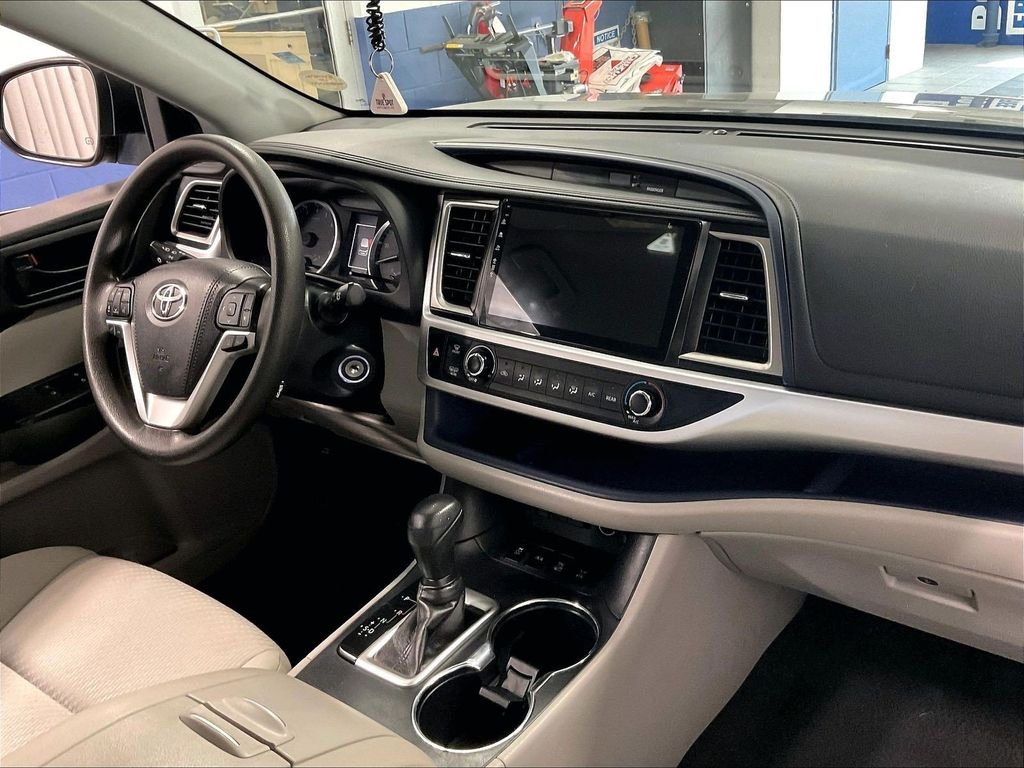 Used 2019 Gray Toyota LE image 14