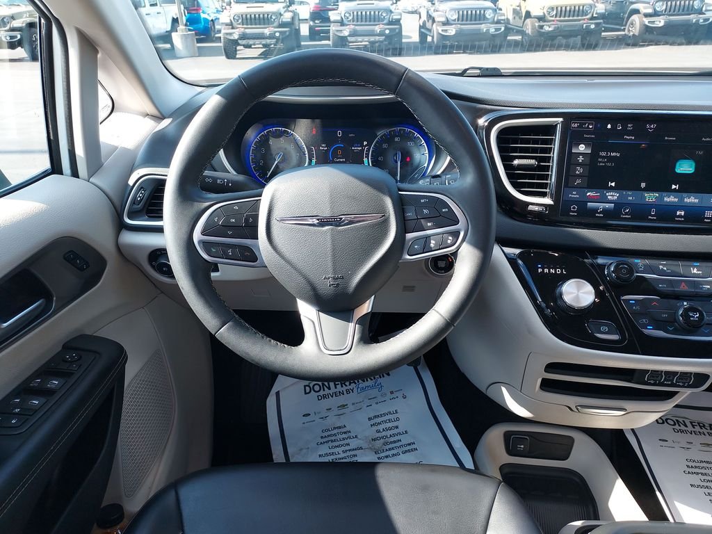 Used 2023 White Chrysler Touring L image 13