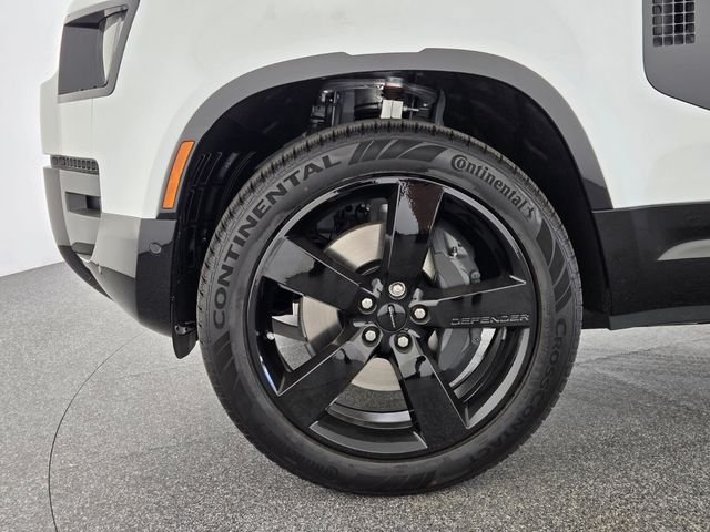 New 2026 Fuji White Land Rover X-Dynamic SE image 9