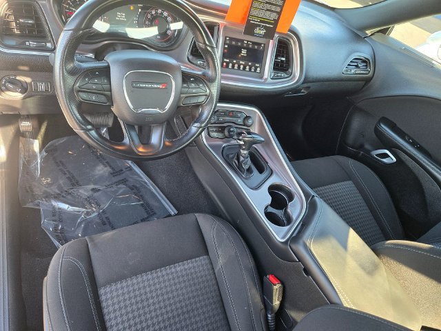 Used 2021 White Dodge SXT image 8