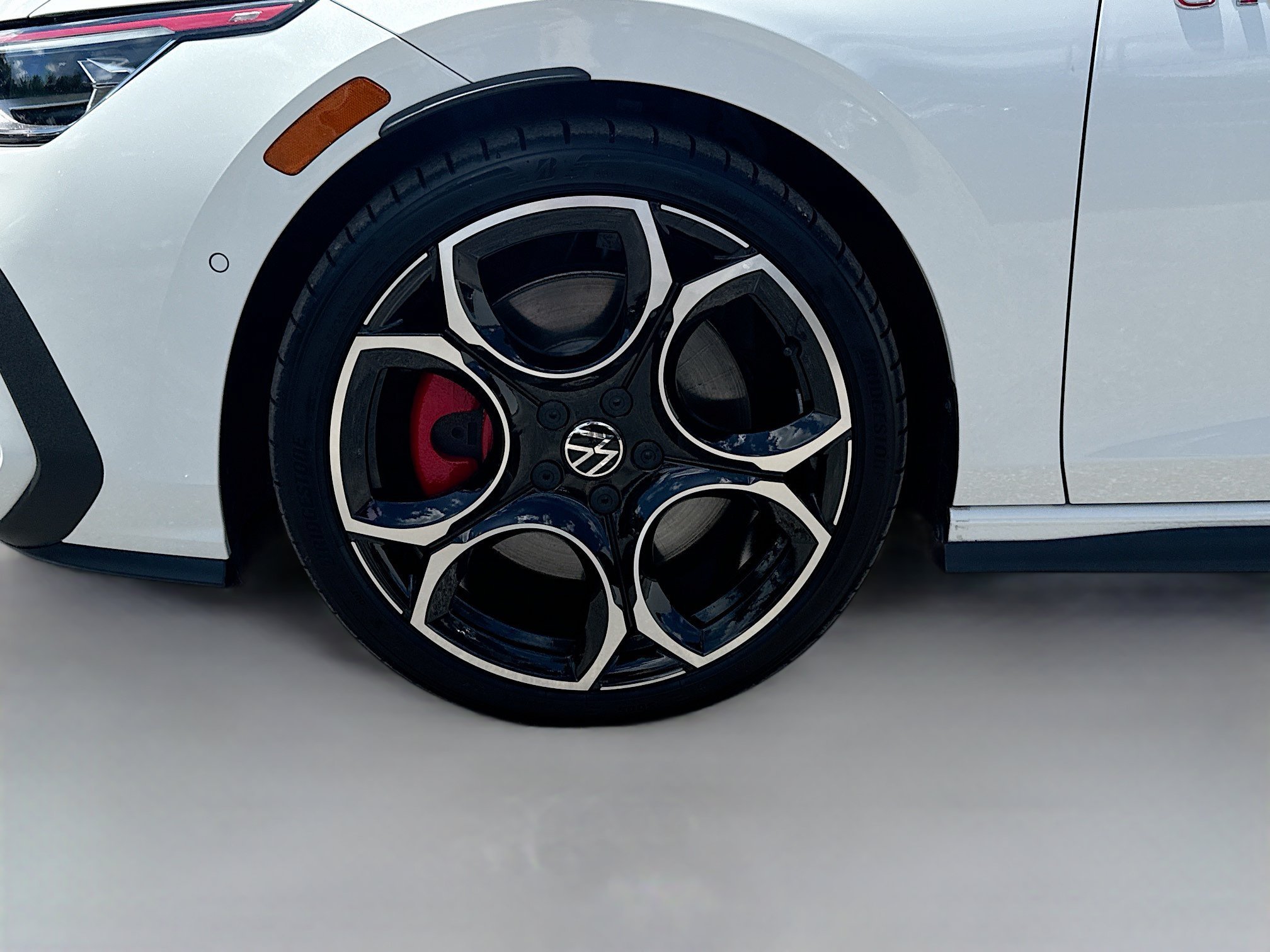 Used 2025 Opal White Pearl Volkswagen Autobahn image 41