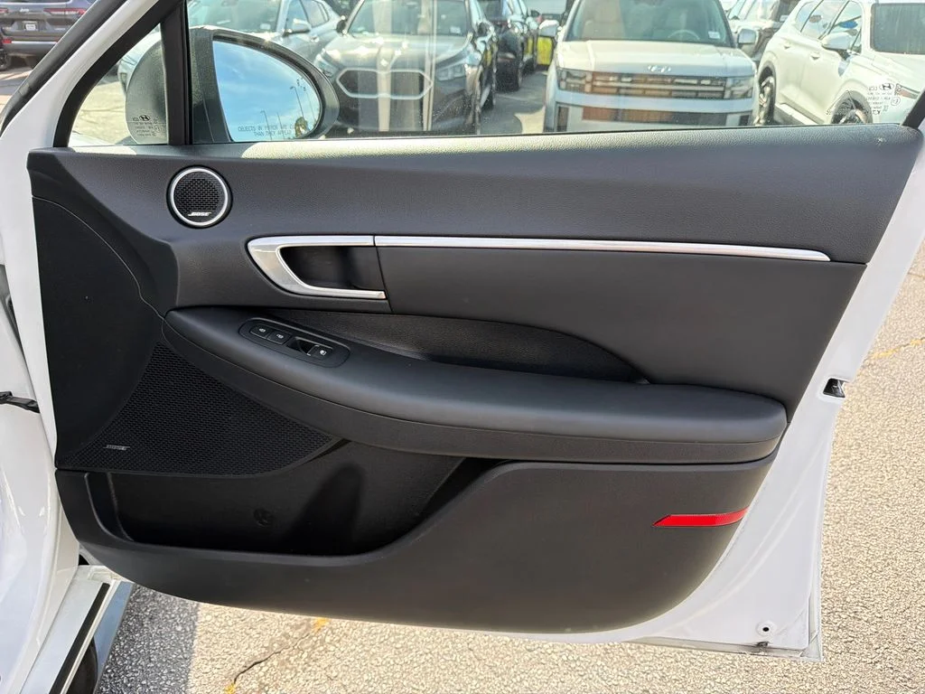 Used 2023 White Hyundai SEL image 14