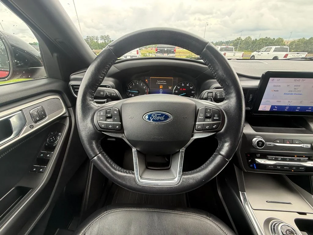 Used 2020 Red Ford Limited image 9