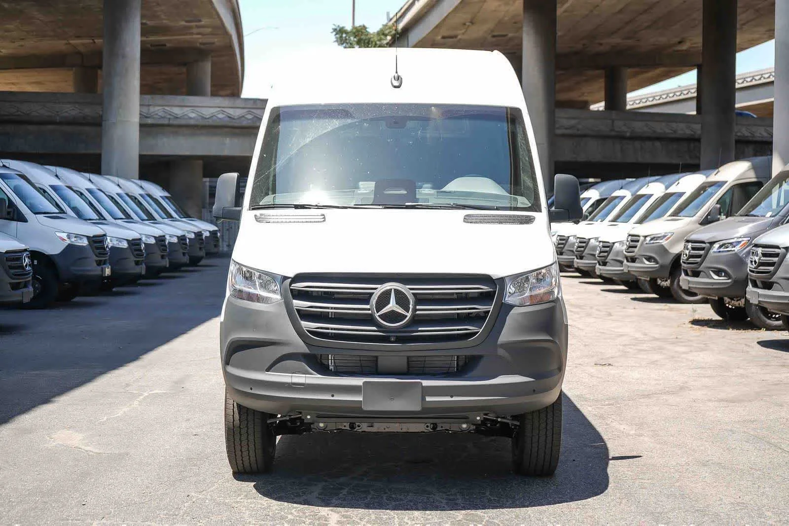 New 2026 Arctic White Mercedes-Benz Cargo 144WB High Roof AWD 2.0L I4 Diesel Turbo HO image 2