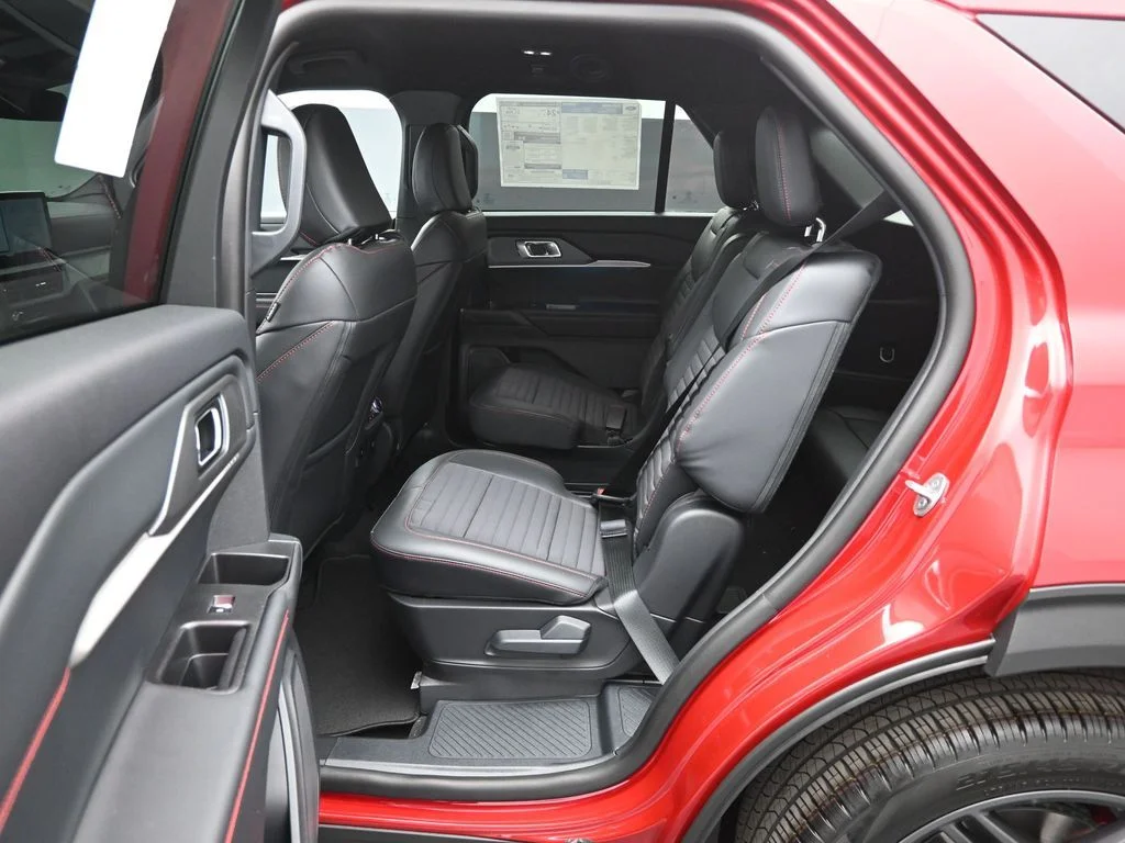 New 2026 Rapid Red Metallic Tinted Clearcoat Ford ST-Line image 18