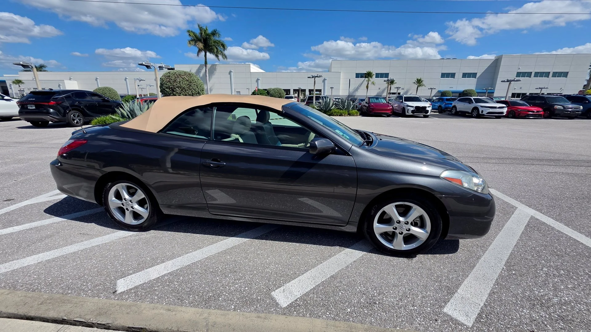 Used 2008 Gray Metallic Toyota SLE image 4