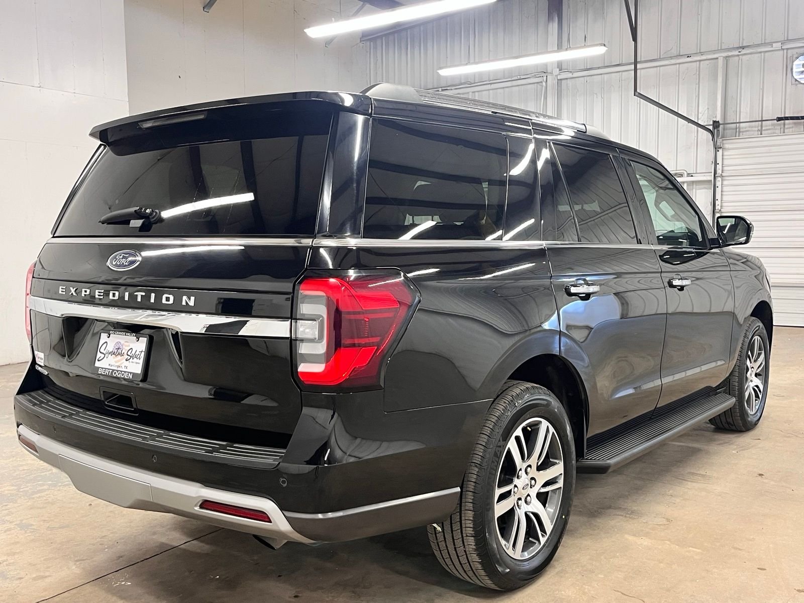 Used 2024 Black Ford Limited image 7