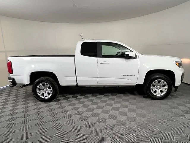 Used 2021 White Chevrolet LT image 8